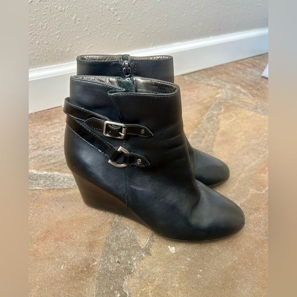 Tahari Shoes - Tahari‎ women’s boots.